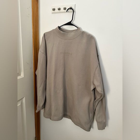 Essentials Fear of God Men’s Relaxed Crew Neck Sweatshirt - Picture 9 of 10